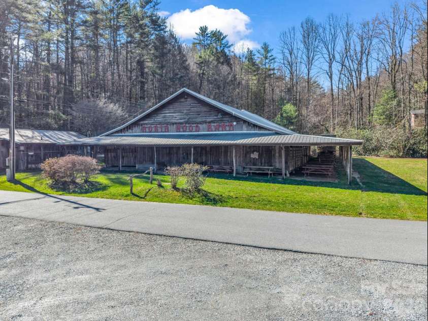 108 Nuthatch Trace, Brevard, NC 28712.  MLS# CAR4414298, YatesRealty ID 44856. 