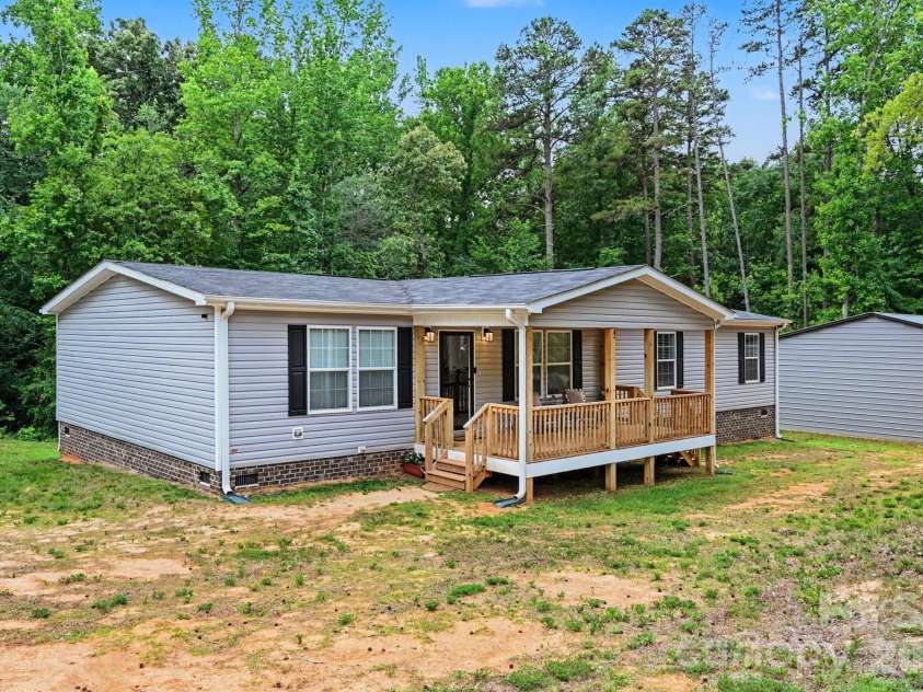 135 Elliot Drive, Salisbury, NC 28147.  MLS# CAR4414631, YatesRealty ID 44857. 