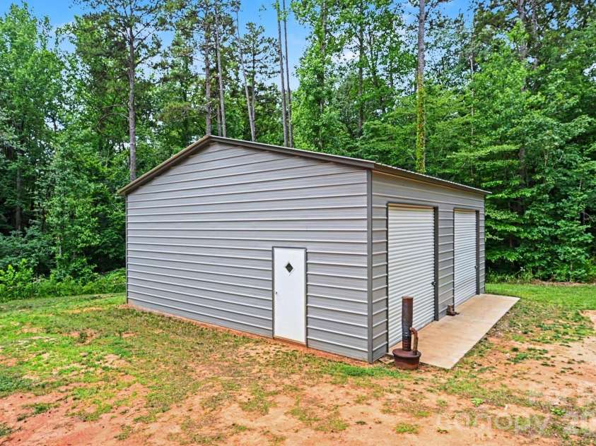 135 Elliot Drive, Salisbury, NC 28147.  MLS# CAR4414631, YatesRealty ID 44857. 