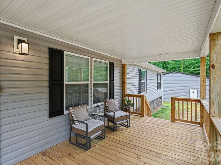 135 Elliot Drive, Salisbury, NC 28147.  MLS# CAR4414631, YatesRealty ID 44857. 