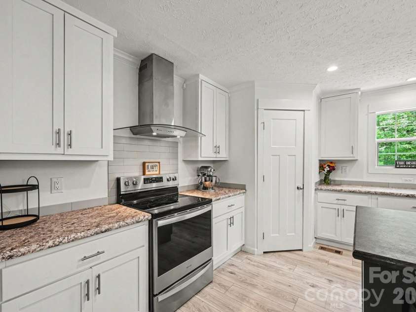 135 Elliot Drive, Salisbury, NC 28147.  MLS# CAR4414631, YatesRealty ID 44857. 