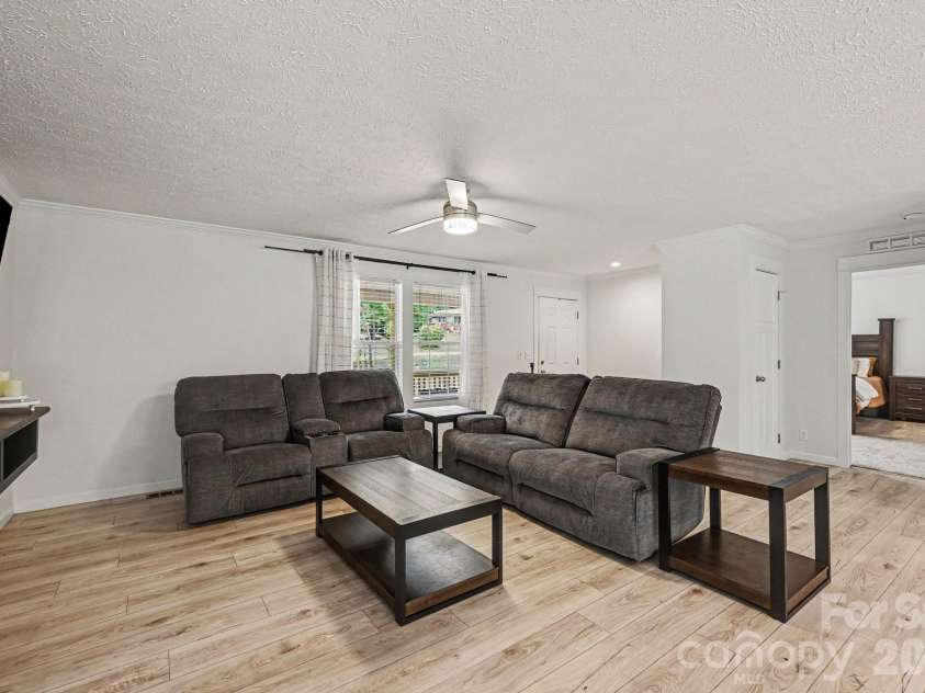 135 Elliot Drive, Salisbury, NC 28147.  MLS# CAR4414631, YatesRealty ID 44857. 