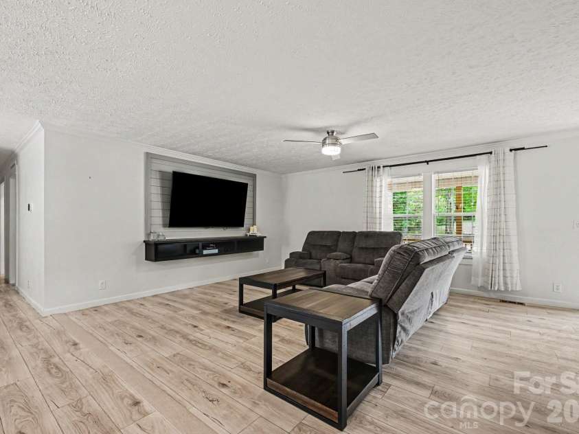 135 Elliot Drive, Salisbury, NC 28147.  MLS# CAR4414631, YatesRealty ID 44857. 