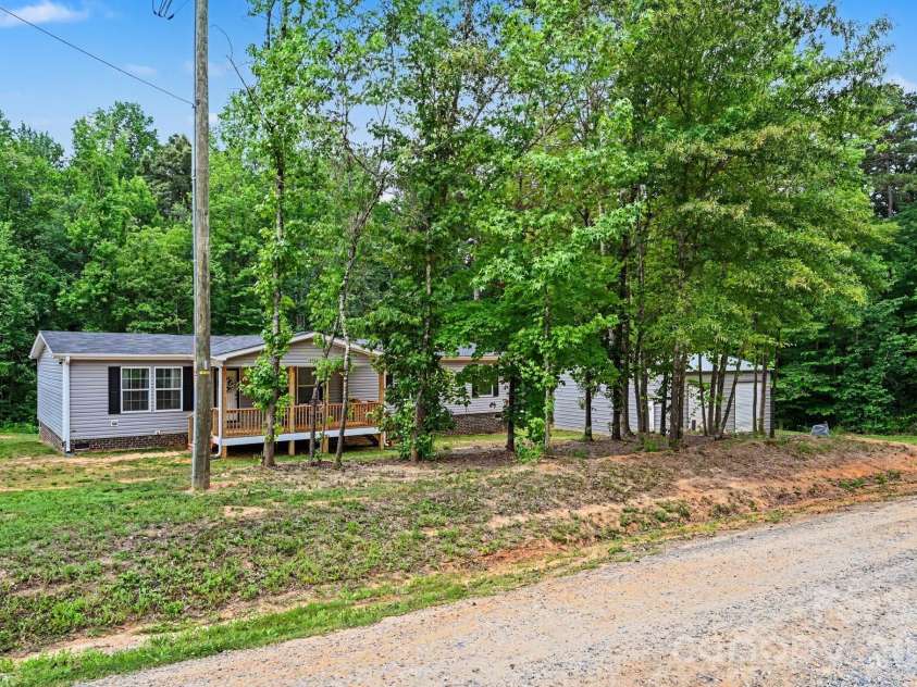 135 Elliot Drive, Salisbury, NC 28147.  MLS# CAR4414631, YatesRealty ID 44857. 