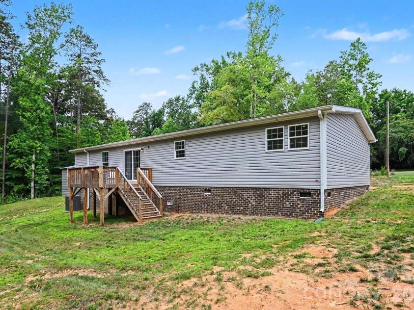 135 Elliot Drive, Salisbury, NC 28147.  MLS# CAR4414631, YatesRealty ID 44857. 