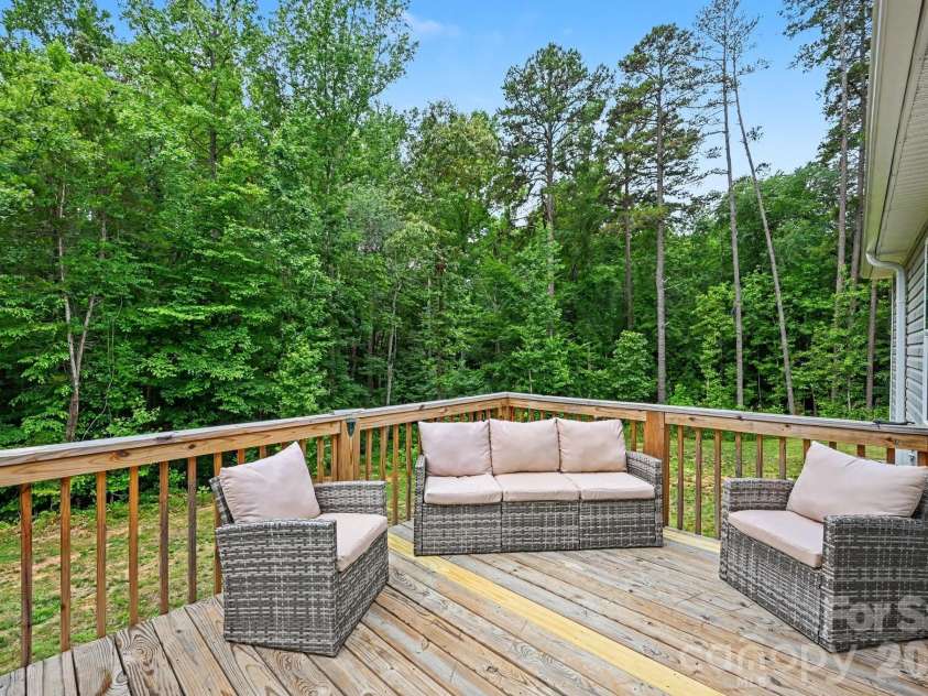 135 Elliot Drive, Salisbury, NC 28147.  MLS# CAR4414631, YatesRealty ID 44857. 