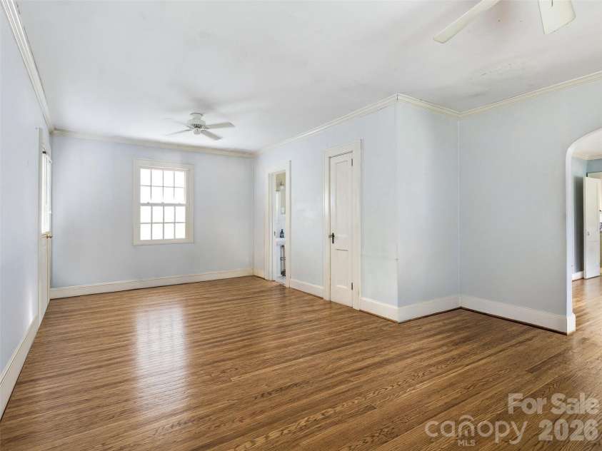 646 Marsh Road, Charlotte, NC 28209.  MLS# CAR4410641, YatesRealty ID 44858. Living Room