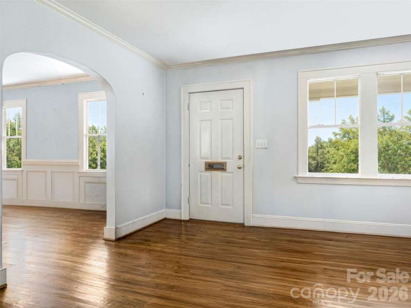 646 Marsh Road, Charlotte, NC 28209.  MLS# CAR4410641, YatesRealty ID 44858. Living/Dining