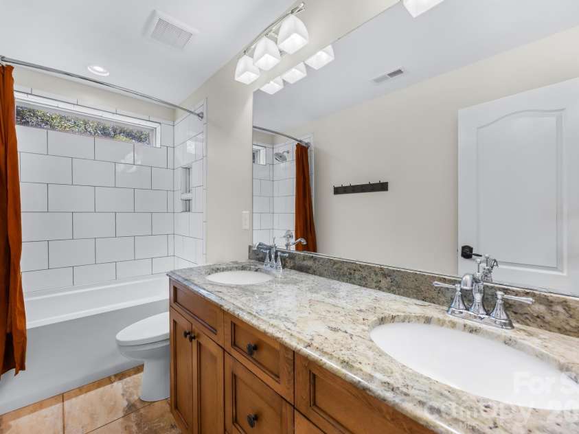 6334 Long Island Road, Catawba, NC 28609.  MLS# CAR4413966, YatesRealty ID 44859. Upper level bathroom