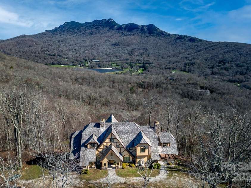 628 Rock Ledge Lane, Linville, NC 28646.  MLS# CAR4230974, YatesRealty ID 4486. 