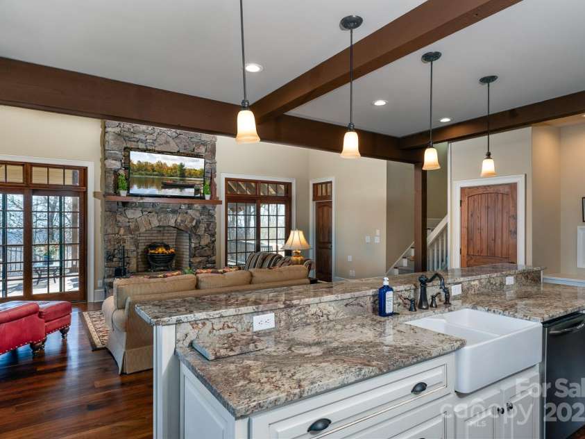 628 Rock Ledge Lane, Linville, NC 28646.  MLS# CAR4230974, YatesRealty ID 4486. 