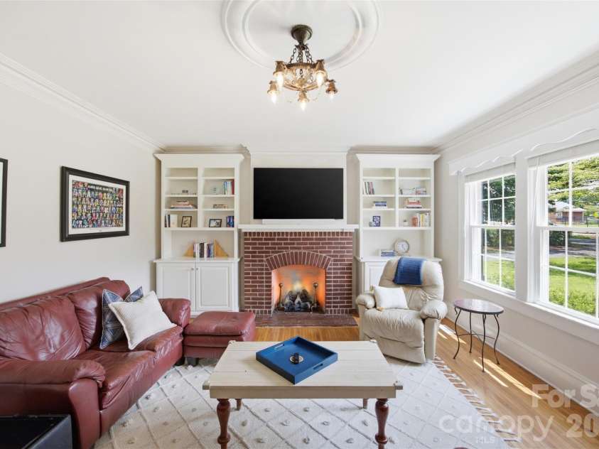 105 Maple Street, Dallas, NC 28034.  MLS# CAR4411157, YatesRealty ID 44860. 