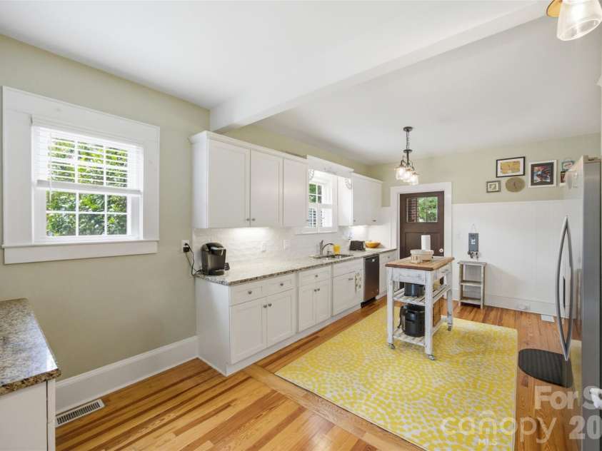 105 Maple Street, Dallas, NC 28034.  MLS# CAR4411157, YatesRealty ID 44860. 