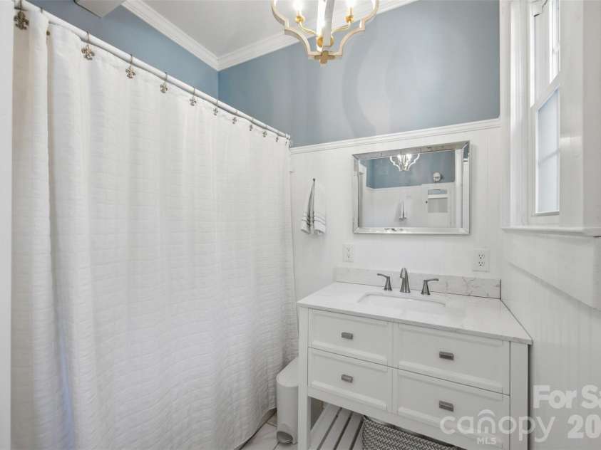 105 Maple Street, Dallas, NC 28034.  MLS# CAR4411157, YatesRealty ID 44860. 