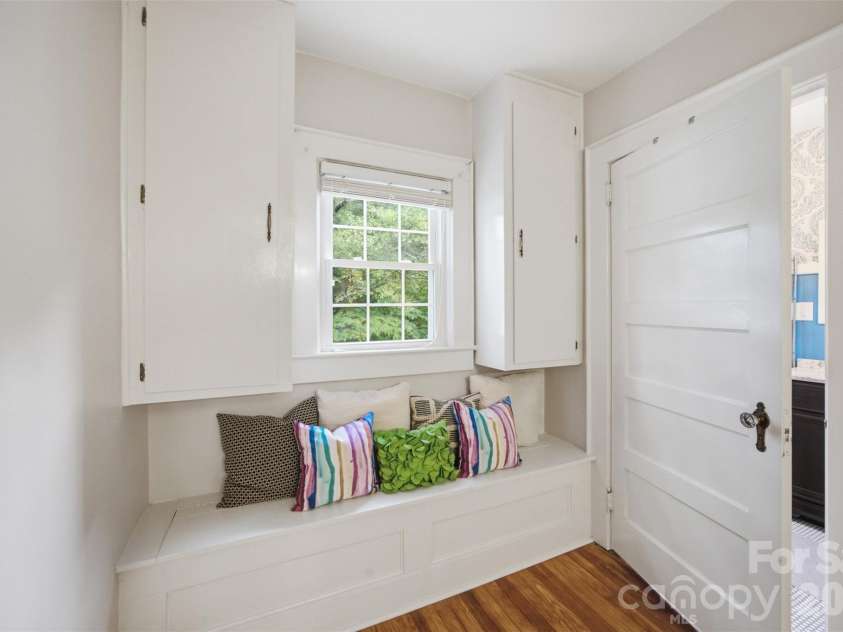105 Maple Street, Dallas, NC 28034.  MLS# CAR4411157, YatesRealty ID 44860. 