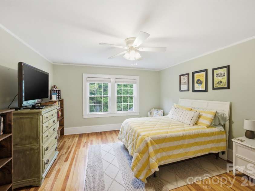 105 Maple Street, Dallas, NC 28034.  MLS# CAR4411157, YatesRealty ID 44860. 