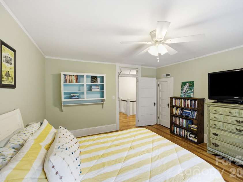 105 Maple Street, Dallas, NC 28034.  MLS# CAR4411157, YatesRealty ID 44860. 