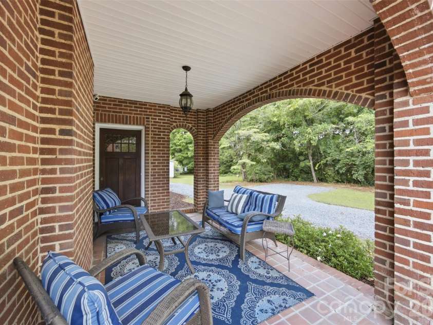 105 Maple Street, Dallas, NC 28034.  MLS# CAR4411157, YatesRealty ID 44860. 