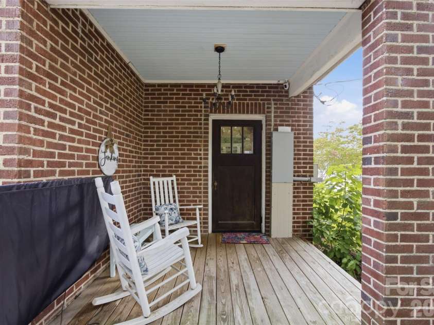 105 Maple Street, Dallas, NC 28034.  MLS# CAR4411157, YatesRealty ID 44860. 