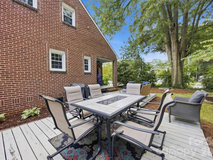 105 Maple Street, Dallas, NC 28034.  MLS# CAR4411157, YatesRealty ID 44860. 