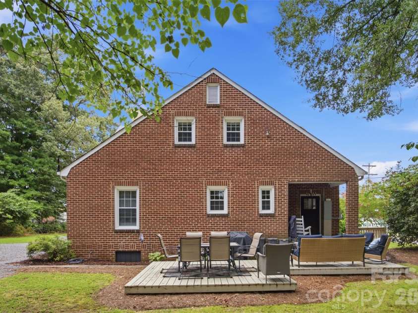 105 Maple Street, Dallas, NC 28034.  MLS# CAR4411157, YatesRealty ID 44860. 