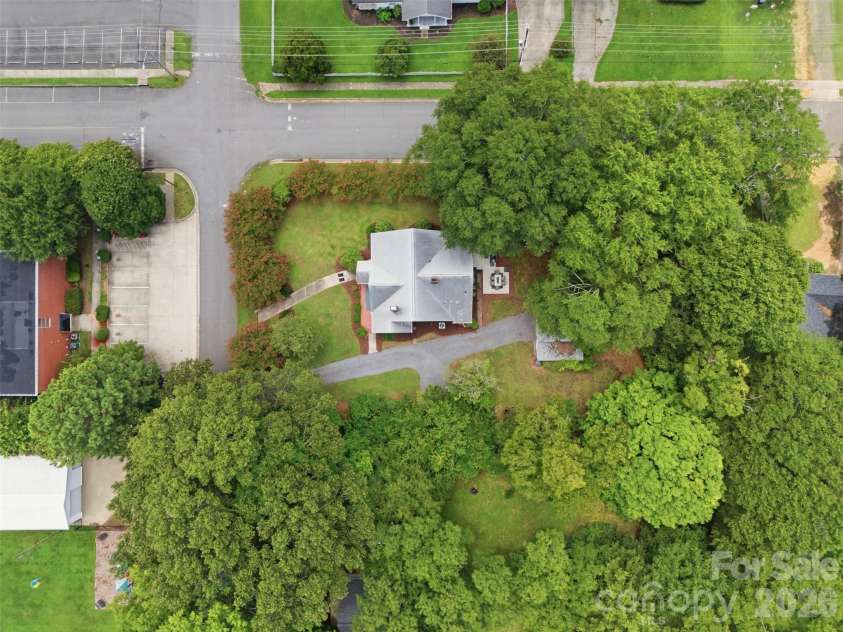 105 Maple Street, Dallas, NC 28034.  MLS# CAR4411157, YatesRealty ID 44860. 