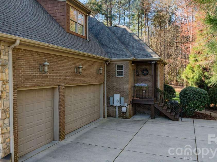 2379 Metcalf Drive, Sherrills Ford, NC 28673.  MLS# CAR4415302, YatesRealty ID 44861. 
