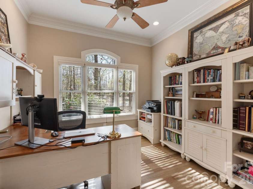 2379 Metcalf Drive, Sherrills Ford, NC 28673.  MLS# CAR4415302, YatesRealty ID 44861. 