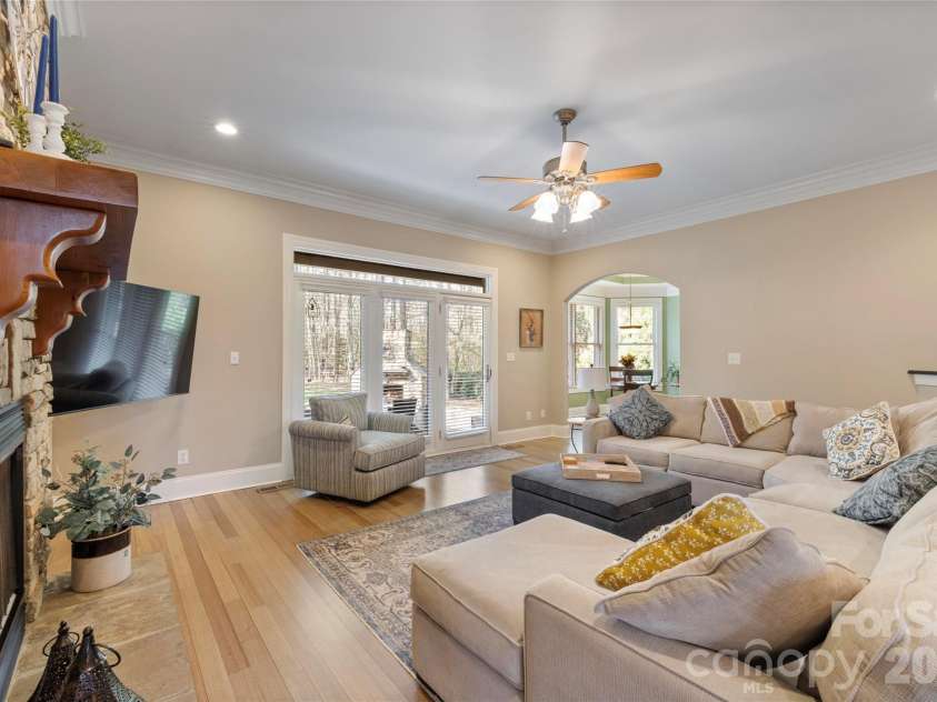 2379 Metcalf Drive, Sherrills Ford, NC 28673.  MLS# CAR4415302, YatesRealty ID 44861. 