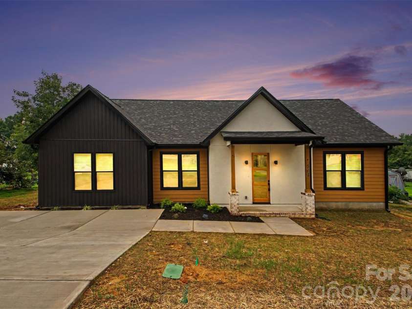 504 24th Street, Kannapolis, NC 28083.  MLS# CAR4415212, YatesRealty ID 44863. 