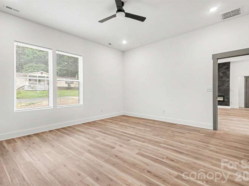 504 24th Street, Kannapolis, NC 28083.  MLS# CAR4415212, YatesRealty ID 44863. 