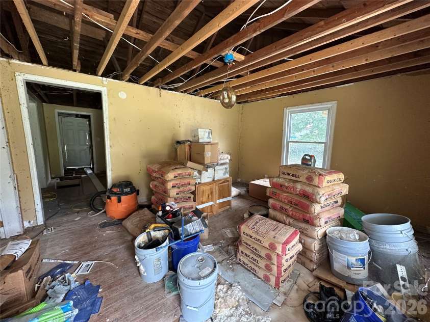 2518 Crescent Lane, Gastonia, NC 28052.  MLS# CAR4414760, YatesRealty ID 44864. 
