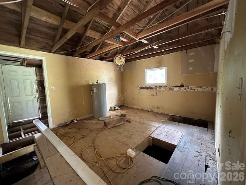 2518 Crescent Lane, Gastonia, NC 28052.  MLS# CAR4414760, YatesRealty ID 44864. 