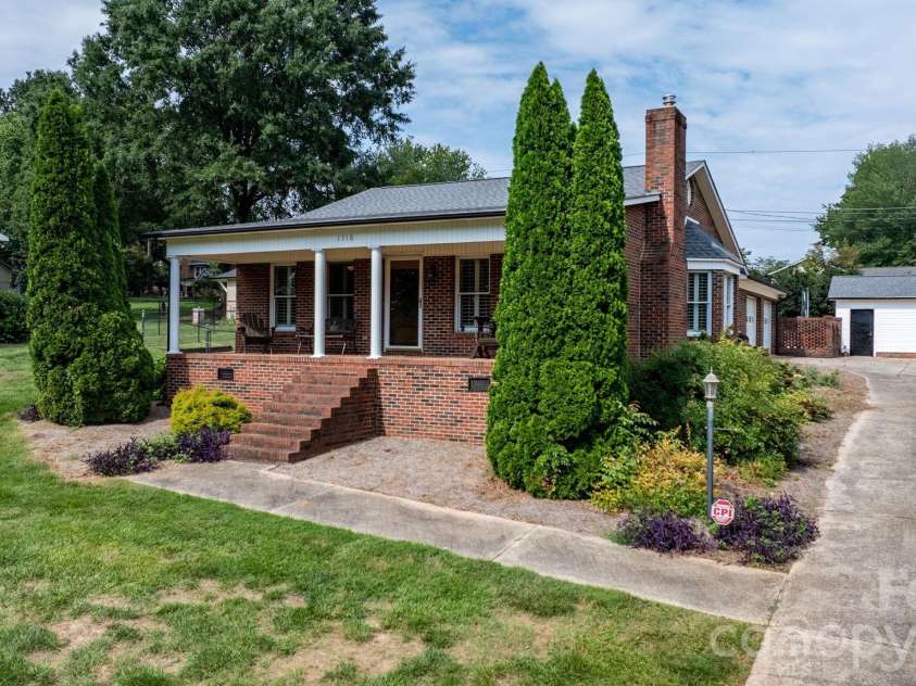 1316 Oak Canopy Road, Lincolnton, NC 28092.  MLS# CAR4415317, YatesRealty ID 44866. 
