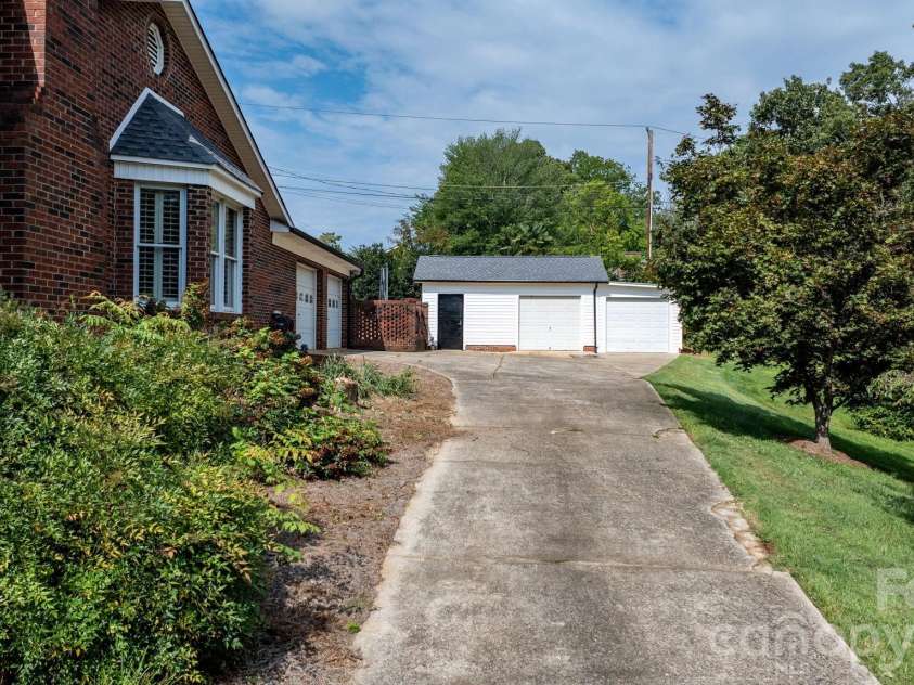 1316 Oak Canopy Road, Lincolnton, NC 28092.  MLS# CAR4415317, YatesRealty ID 44866. 