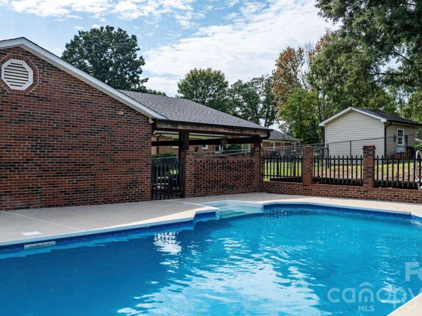 1316 Oak Canopy Road, Lincolnton, NC 28092.  MLS# CAR4415317, YatesRealty ID 44866. 