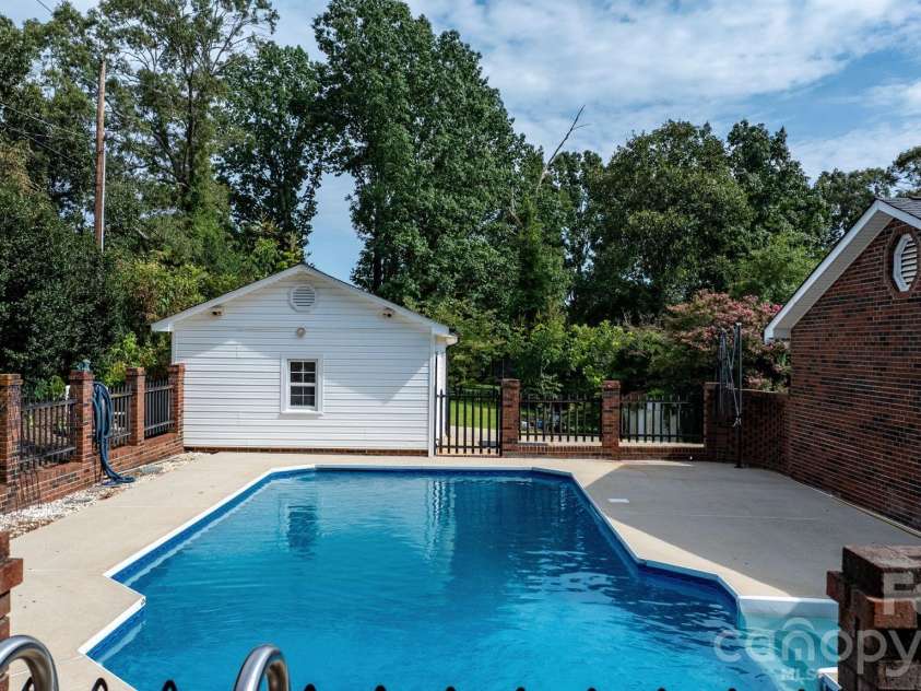 1316 Oak Canopy Road, Lincolnton, NC 28092.  MLS# CAR4415317, YatesRealty ID 44866. 