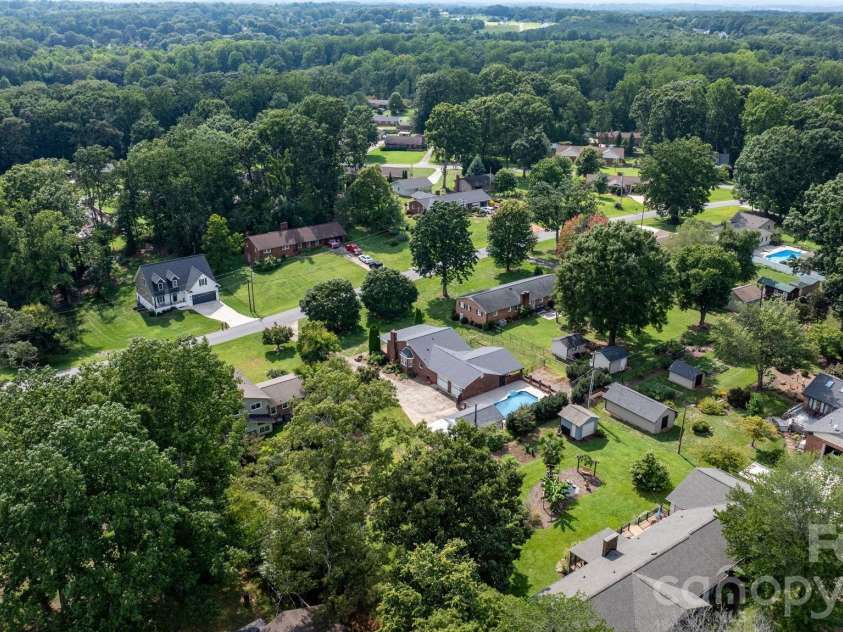 1316 Oak Canopy Road, Lincolnton, NC 28092.  MLS# CAR4415317, YatesRealty ID 44866. 