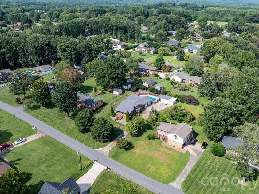 1316 Oak Canopy Road, Lincolnton, NC 28092.  MLS# CAR4415317, YatesRealty ID 44866. 