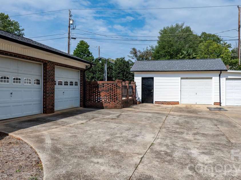 1316 Oak Canopy Road, Lincolnton, NC 28092.  MLS# CAR4415317, YatesRealty ID 44866. Fully insulated, wired workshop
