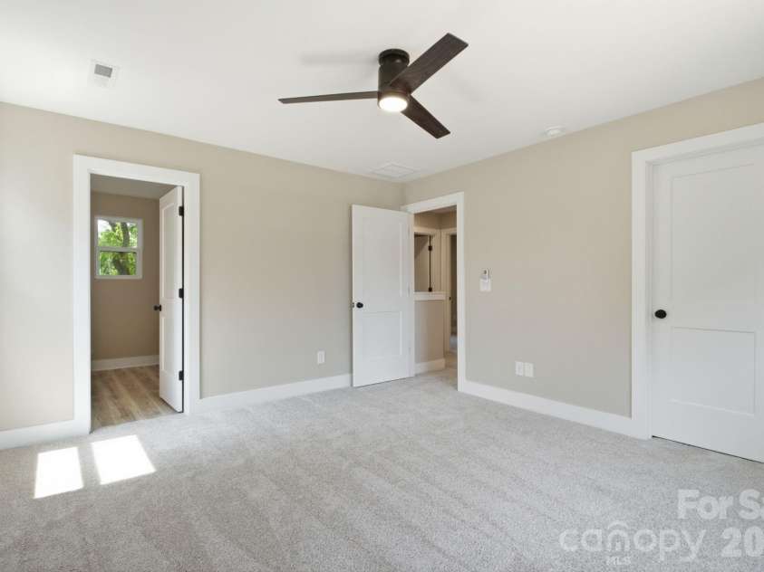 1851 Hilltop Circle, Gastonia, NC 28054.  MLS# CAR4415320, YatesRealty ID 44867. 