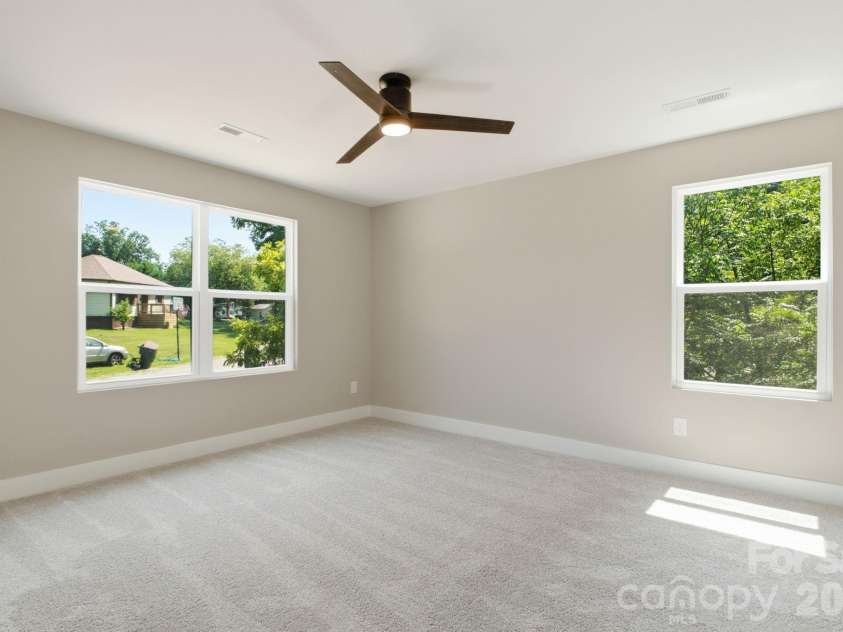 1851 Hilltop Circle, Gastonia, NC 28054.  MLS# CAR4415320, YatesRealty ID 44867. 
