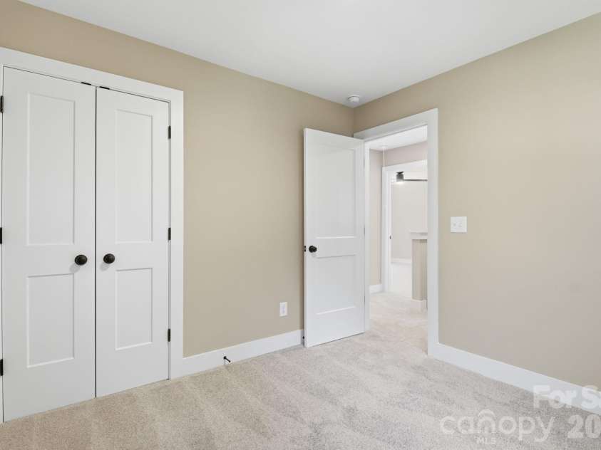 1851 Hilltop Circle, Gastonia, NC 28054.  MLS# CAR4415320, YatesRealty ID 44867. 
