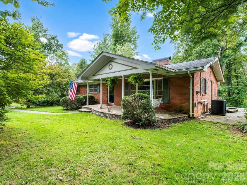 48 Faircrest Road, Asheville, NC 28804.  MLS# CAR4415306, YatesRealty ID 44868. 