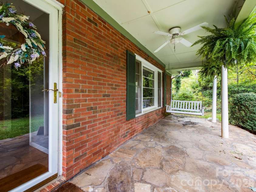 48 Faircrest Road, Asheville, NC 28804.  MLS# CAR4415306, YatesRealty ID 44868. 