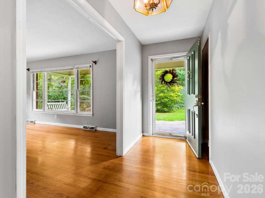 48 Faircrest Road, Asheville, NC 28804.  MLS# CAR4415306, YatesRealty ID 44868. 