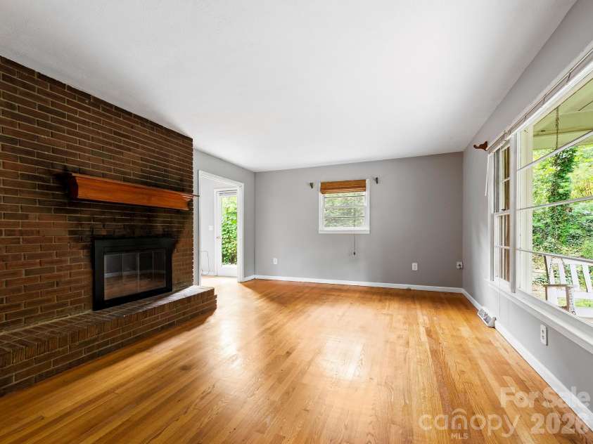 48 Faircrest Road, Asheville, NC 28804.  MLS# CAR4415306, YatesRealty ID 44868. 