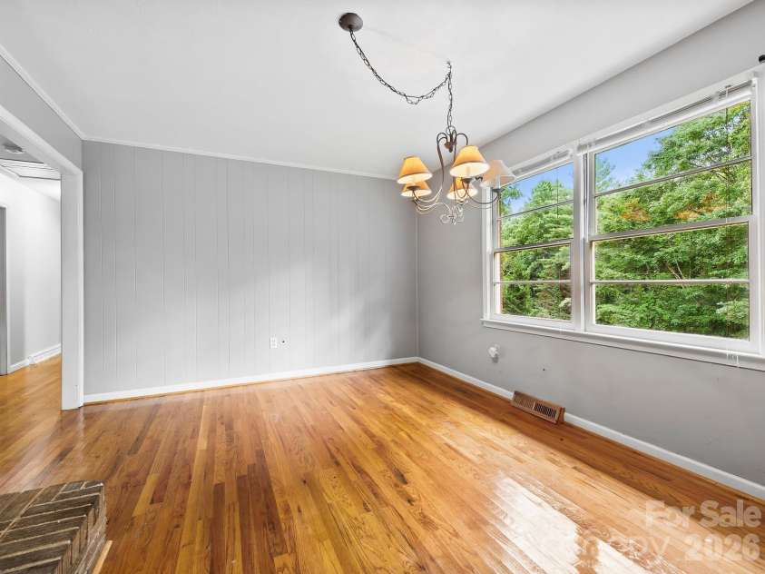 48 Faircrest Road, Asheville, NC 28804.  MLS# CAR4415306, YatesRealty ID 44868. 