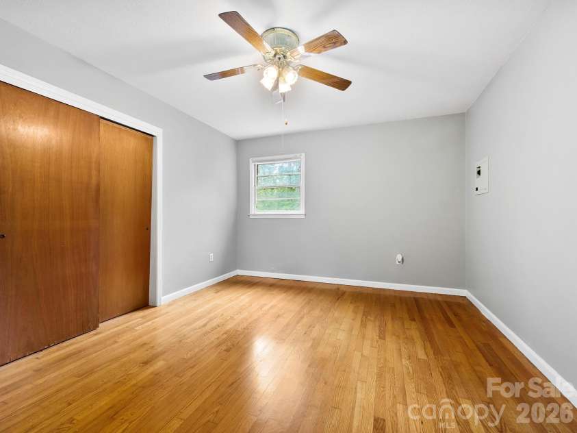 48 Faircrest Road, Asheville, NC 28804.  MLS# CAR4415306, YatesRealty ID 44868. 