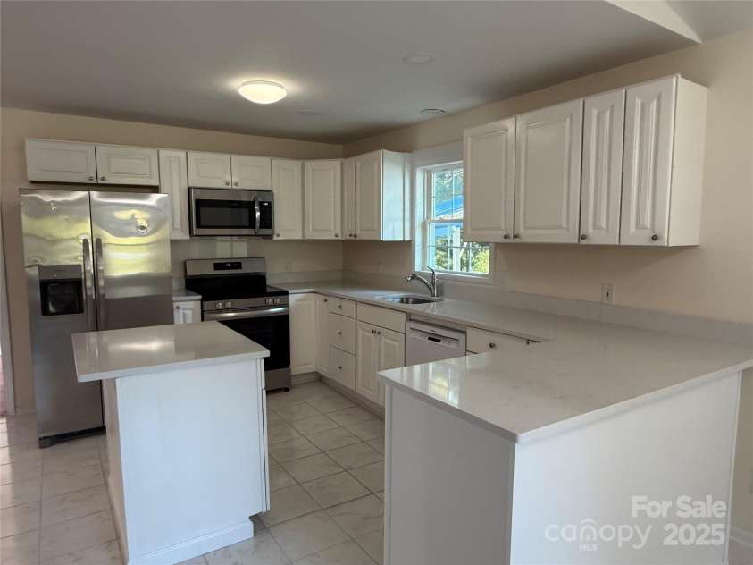 2611 Bobwhite Circle, Wingate, NC 28174.  MLS# CAR4299855, YatesRealty ID 4487. Open Kitchen